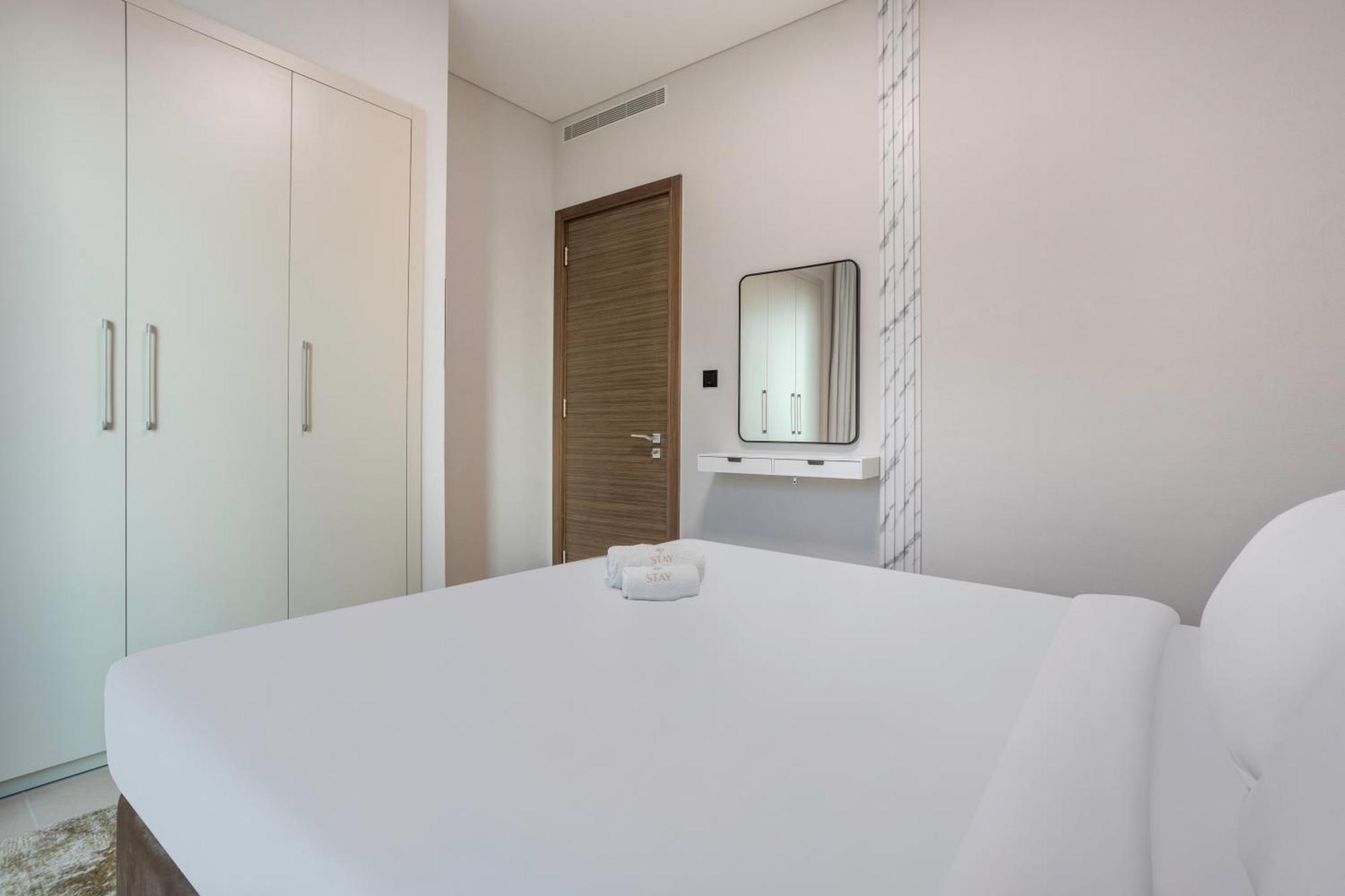 Stay By Latinem Luxury 1Br Plus Study Holiday Home Cv A2712 Near Downtown ドバイ エクステリア 写真