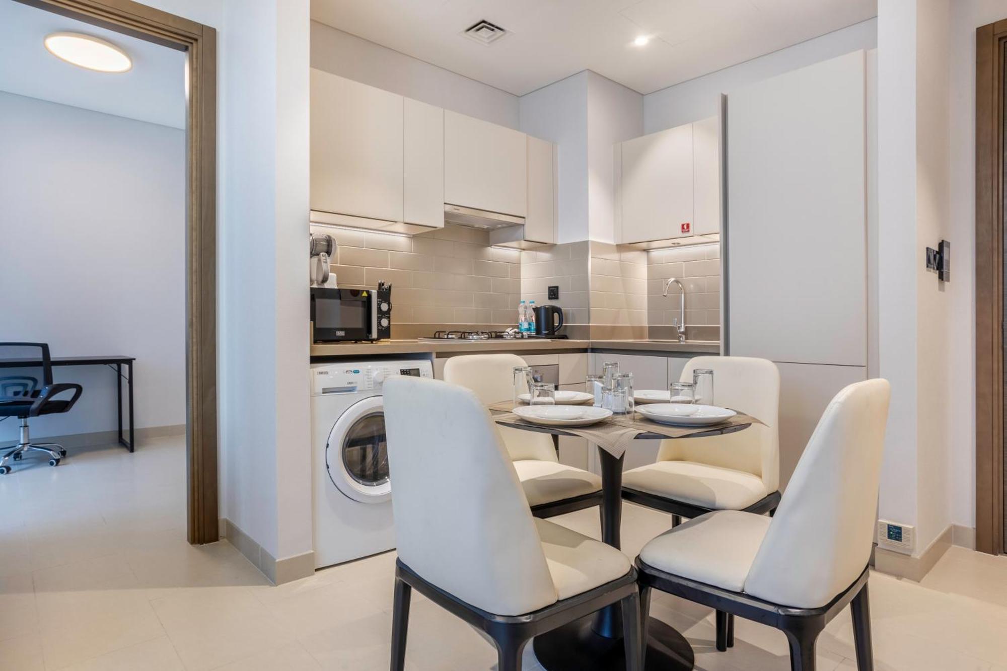Stay By Latinem Luxury 1Br Plus Study Holiday Home Cv A2712 Near Downtown ドバイ エクステリア 写真